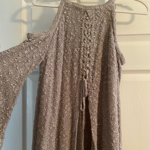 She and Sky Cold Shoulder Sweater with open back size Medium - Picture 2 of 3